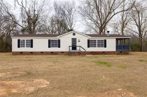 5873 Saint Josephs Dr, Fayetteville, NC 28306