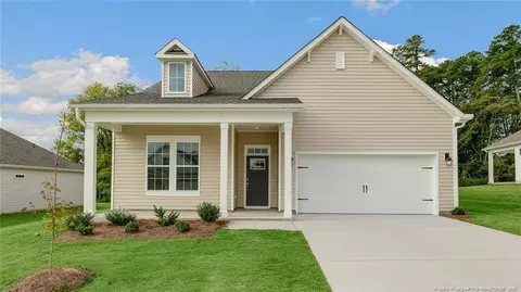 812 Fernwind Cir, Aberdeen, NC 28315