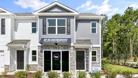 236 Maddox Dr, Aberdeen, NC 28315
