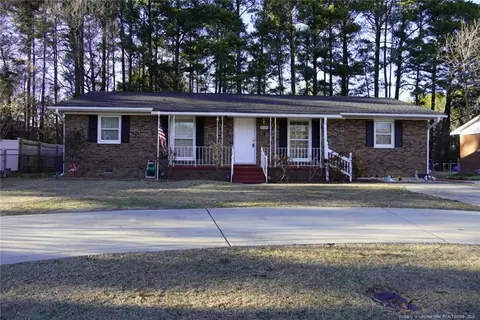 6526 Lark Dr, Fayetteville, NC 28314
