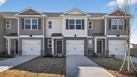 238 Maddox Dr, Aberdeen, NC 28315