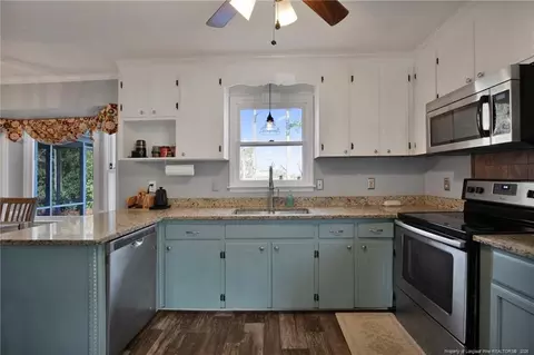 Kitchen - 130 Red Robin Dr, Dunn, NC 28334 photo 2 of 2