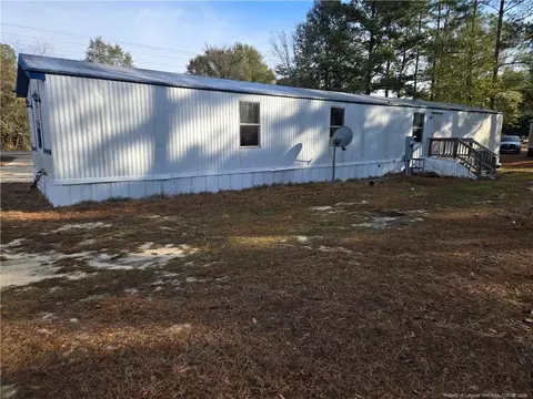 2222 Sand Hill Rd, Hope Mills, NC 28348