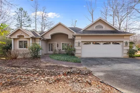 774 Troon Cir, Sanford, NC 27332
