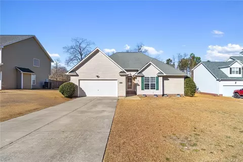 112 Woodland Ct, Raeford, NC 28376