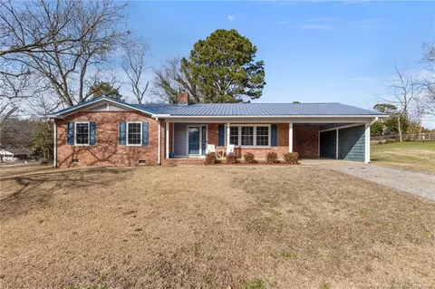 301 Summer Hill Rd, Fayetteville, NC 28303