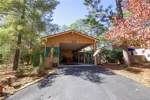 642 Redwood Dr, Southern Pines, NC 28387