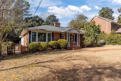 316 Pinecrest Dr, Fayetteville, NC 28305