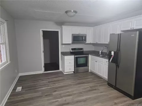 195 Gladiola Dr, Spring Lake, NC 28390 photo 7
