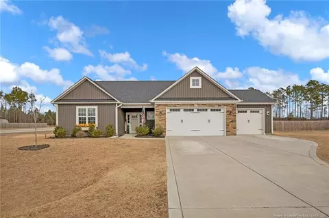 1605 Lizzie Lou Ct, Hope Mills, NC 28348