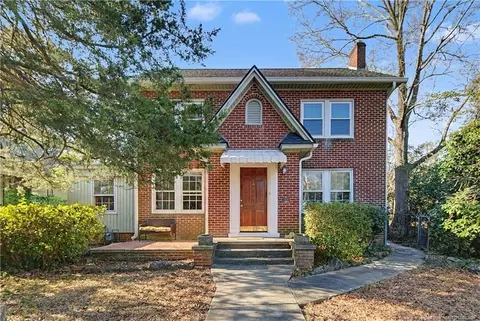 207 Hillcrest Ave, Fayetteville, NC 28305