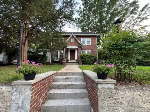 207 Hillcrest Ave, Fayetteville, NC 28305