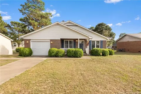 712 Alexwood Dr, Hope Mills, NC 28348