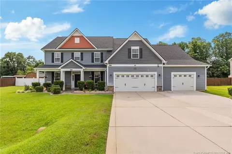 609 Thornbrooke Dr, Hope Mills, NC 28348