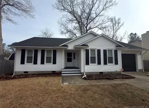 508 Stoneway Ct, Fayetteville, NC 28301