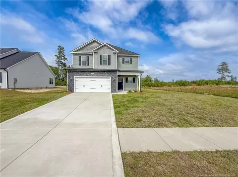 618 Ashley Heights Dr, Aberdeen, NC 28315