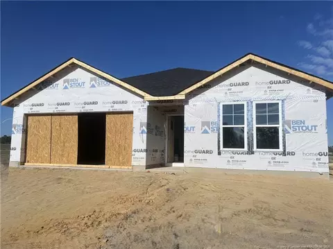 56 Coachman Ln, Autryville, NC 28318