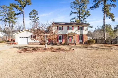 5716 Dobson Dr, Fayetteville, NC 28311