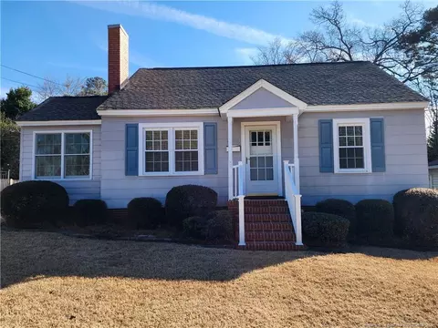 930 Chester Cir, Fayetteville, NC 28303