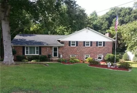 3026 Club Dr, Gastonia, NC 28054