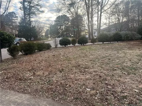 7121 Shellburne Dr, Raleigh, NC 27612 photo 11