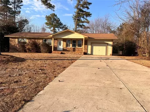 7534 Cliffbourne Dr, Fayetteville, NC 28303
