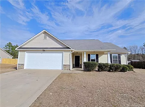 204 Feathers Ln, Raeford, NC 28376