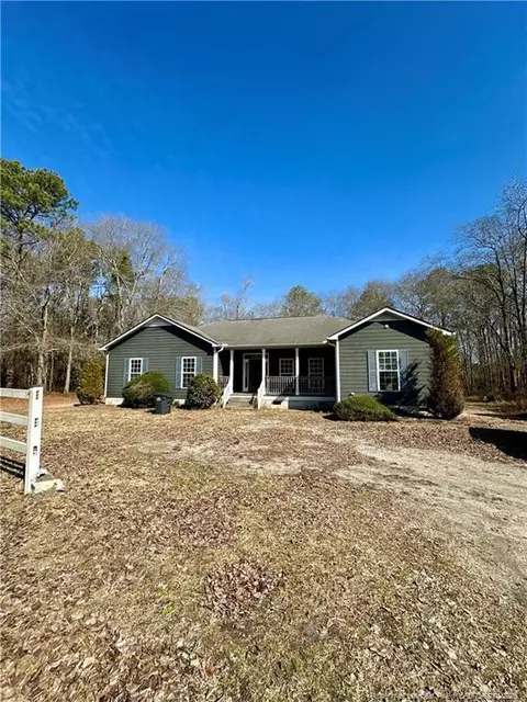 5232 E Mcleod Dr, Maxton, NC 28364