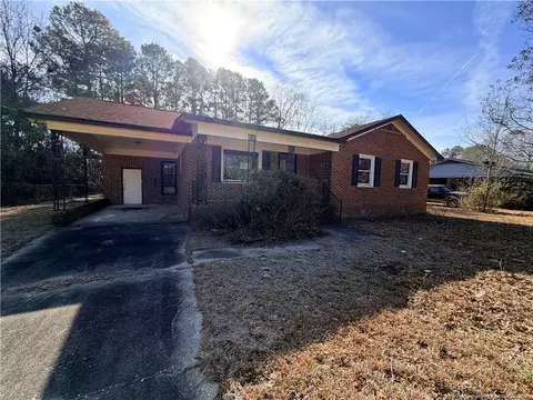 809 W Allen Ln, Laurinburg, NC 28352