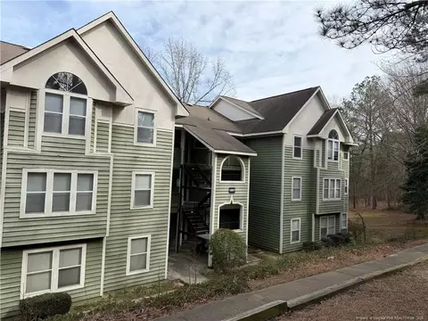 1001 Brookhollow Dr #2, Fayetteville, NC 28314