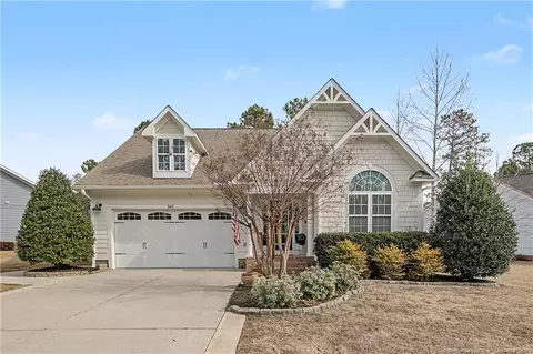 545 Orchard Falls Dr, Spring Lake, NC 28390