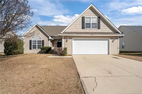 521 Fairfield Cir, Raeford, NC 28376