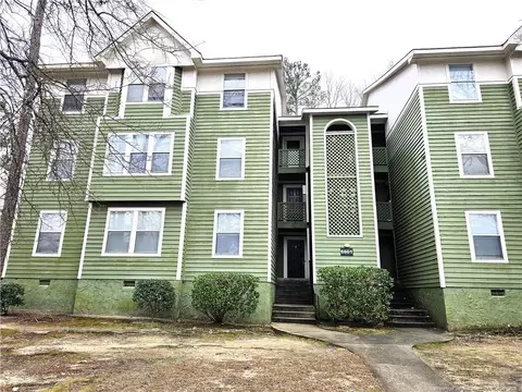 6801 Willowbrook Dr #2, Fayetteville, NC 28314