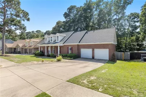 8017 Trout Creek Rd, Fayetteville, NC 28304