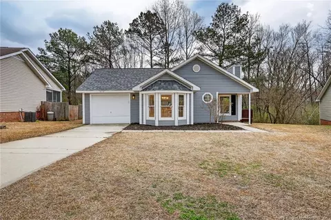 5717 Charbonneau Ct, Fayetteville, NC 28304