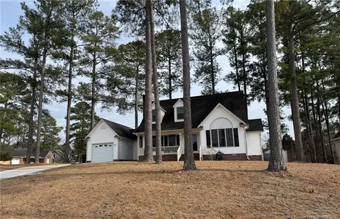 6101 Lakeway Dr, Fayetteville, NC 28306