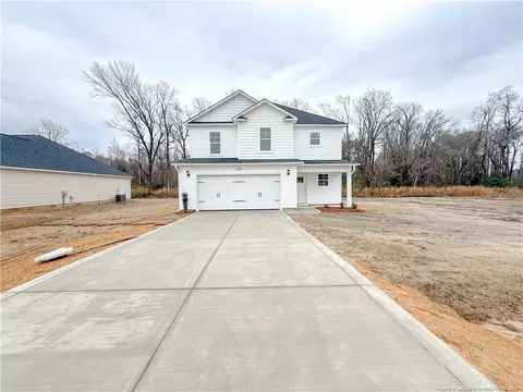 359 Guard Ln, Parkton, NC 28371