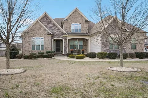 2915 Spring Moss Ln, Fayetteville, NC 28306