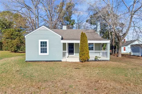 704 S Elm Ave, Dunn, NC 28334