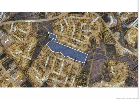 Lake Avenue, Fayetteville, NC 28301
