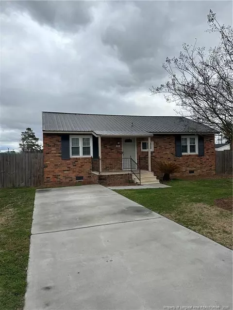 205 Morrison St, Pembroke, NC 28372