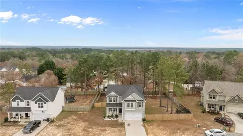 89 N Dakota Ct, Spring Lake, NC 28390