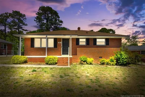 1868 Gola Dr, Fayetteville, NC 28301