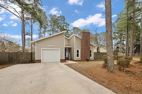 5615 Tee Ct, Hope Mills, NC 28348