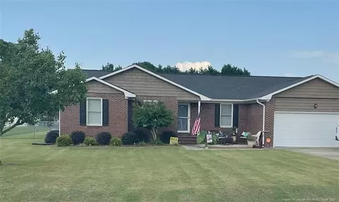 346 Grape Arbor Dr, Fayetteville, NC 28312