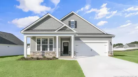 808 Fernwind Cir, Aberdeen, NC 28315