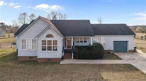 261 W Palmer St, Raeford, NC 28376