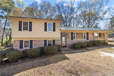 554 Glen Canyon Dr, Fayetteville, NC 28303