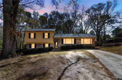 554 Glen Canyon Dr, Fayetteville, NC 28303