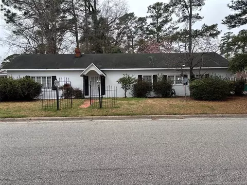 2103 Mcmillan Ave, Lumberton, NC 28358